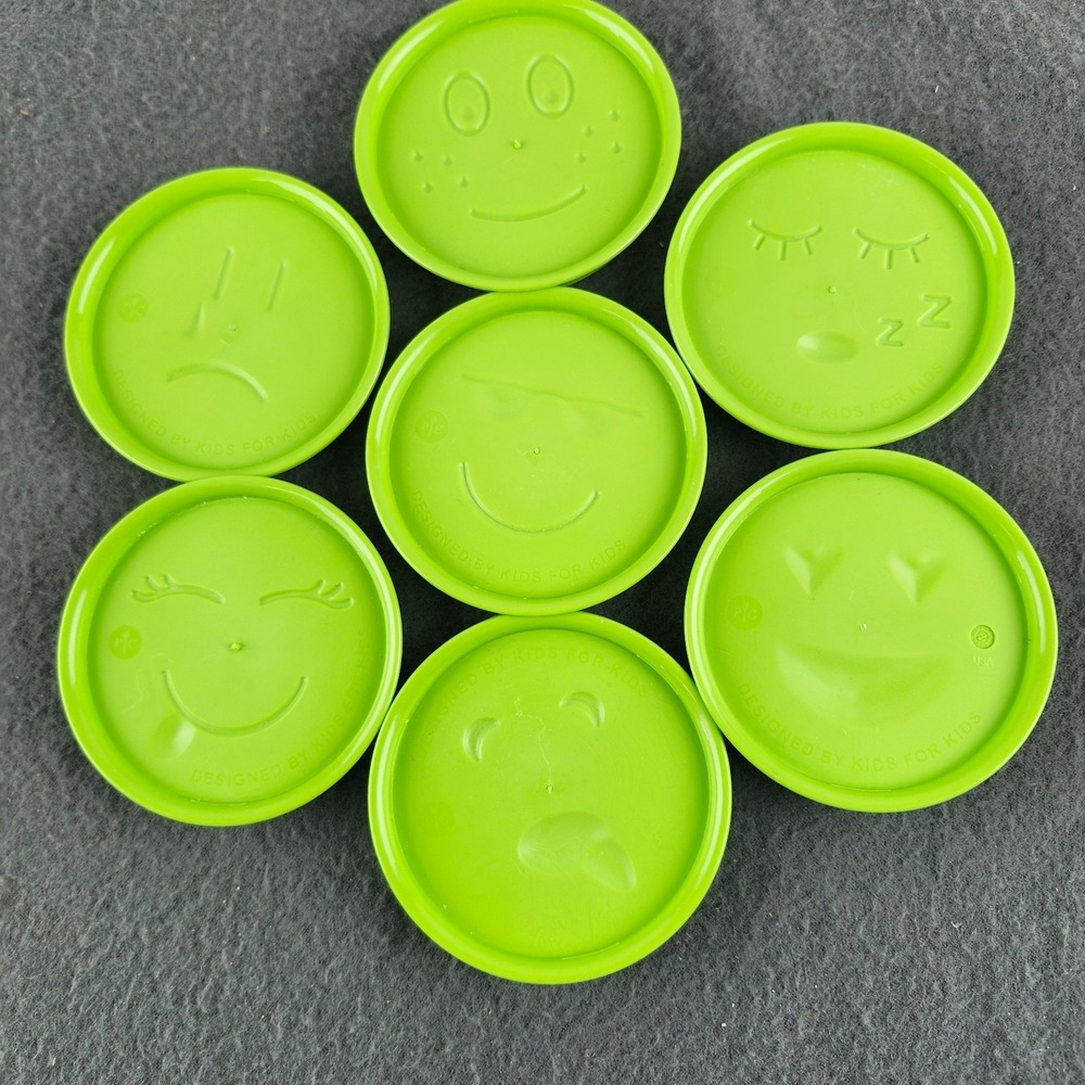 Pampered Chef Set of 7‎ Green Round 3.5" Emoji Cookie Cutters #1443 Kids